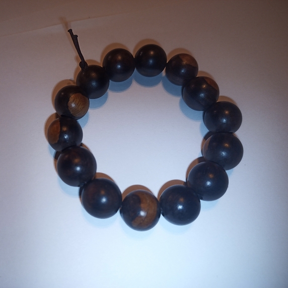 Jewelry Bundle with Necklaces & Bracelets - Picture 4 of 12